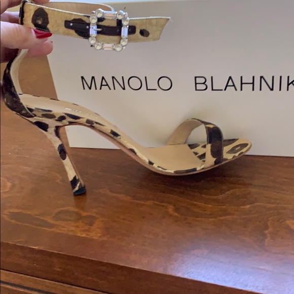 Beautiful Manolo Blahnik leopard sandals - Picture 2 of 8